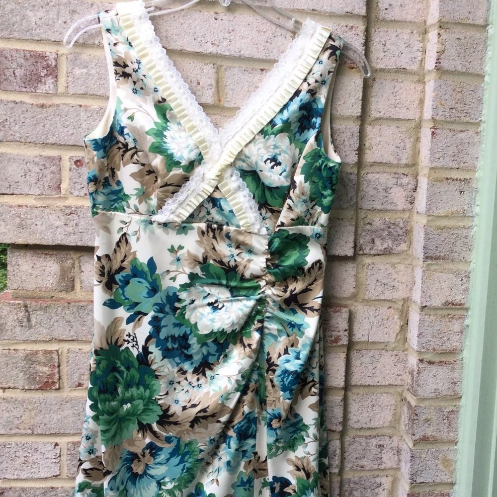 Donna Ricco Trimmed V Neck Floral Midi Dress
